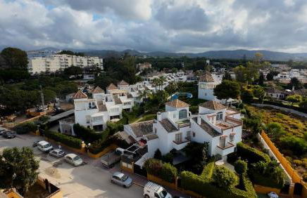 Marbella Hideaway BBQ, POOL & Best walking distance Beaches - Photo 21
