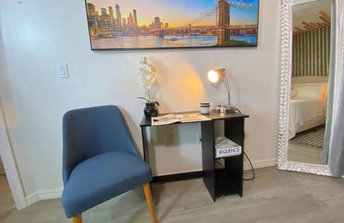 The Botanical Retreat, King Comfort & Poolside Peace - Photo 5