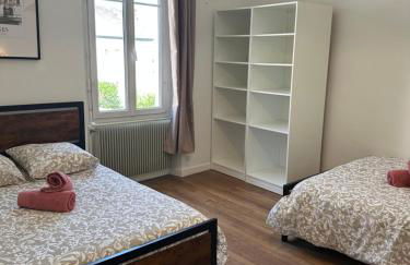 Maison familiale, 13 lits, 3 SDB, parking gratuit, jardin, terrasse - Foto 13