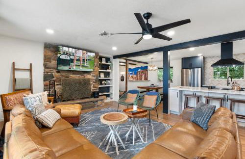 Walk to GC Train Depot and Route 66, king beds, game room, BBQ, firepit - Photo 12