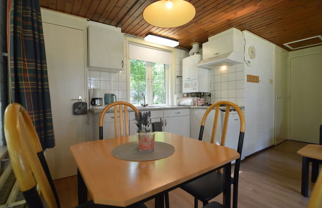 Detached Bungalow With Lovely Covered Terrace - Photo 20