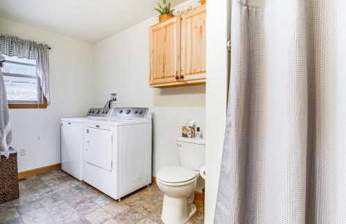 Hike, Fish and Unwind Home with Fire Pit in Woodward! - Foto 15