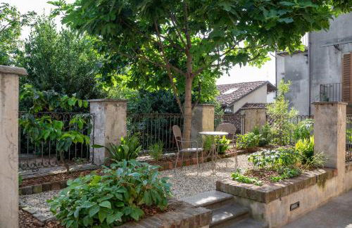 3 Bedrooms Old Town Secret Gem with Private Garden - Foto 15