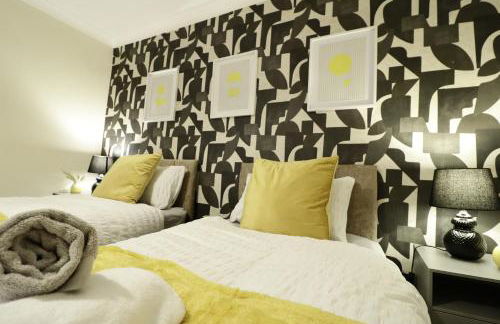 Stylish & Cosy Stay 2-Bed House Train Station Hospital Garden Fast WiFi - Foto 10