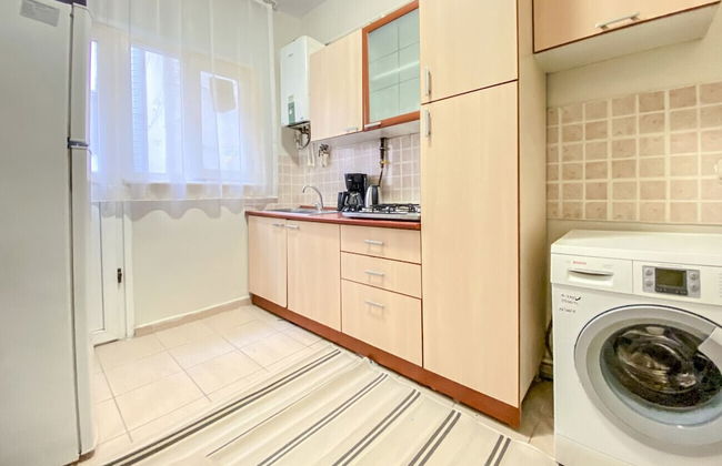 Sleek Flat Within Walking Distance to Pera Museum - Foto 14