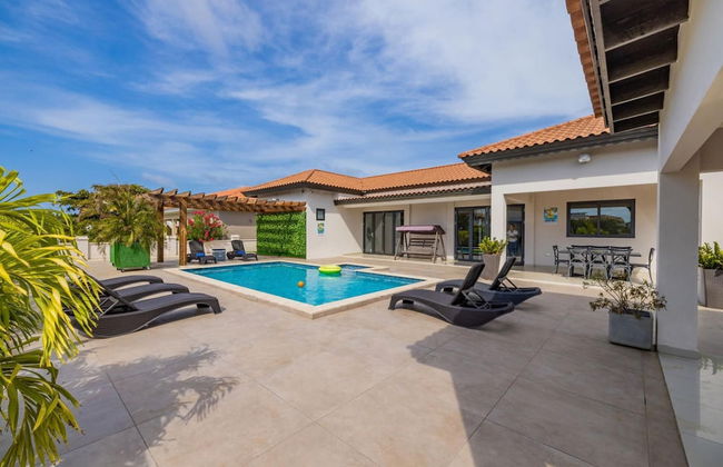 NEW 6BR Villa w Pool Across Street Palmbeach - Foto 32