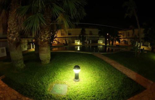 ADOSADO EN LA PLAYA - Foto 6