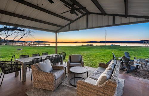 Lakefront Gem with Hot Tub and Game Room in Graford - Foto 29