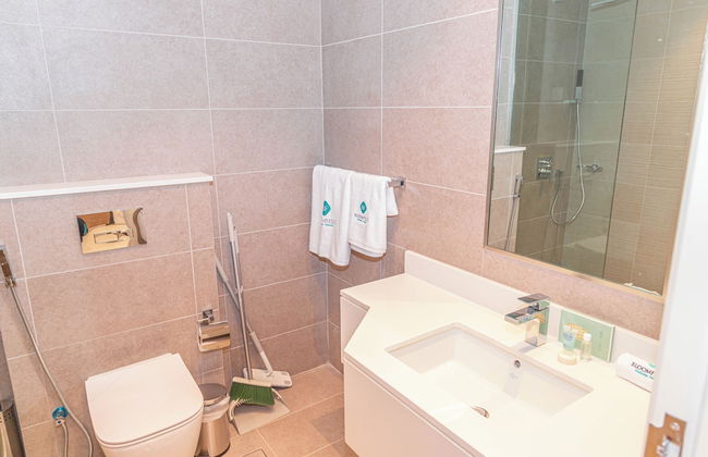 Bloomfields Stylish STU in Thalassa - Photo 7