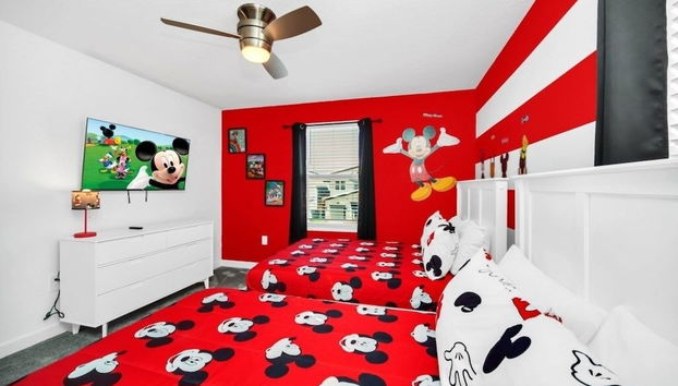 9 Bed In Champions Gate Resort Pool With Spa 9 Bedroom Villa by RedAwning - Foto 3, Habitación