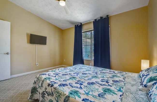 Emerald Sunset by Book That Condo - Photo 3