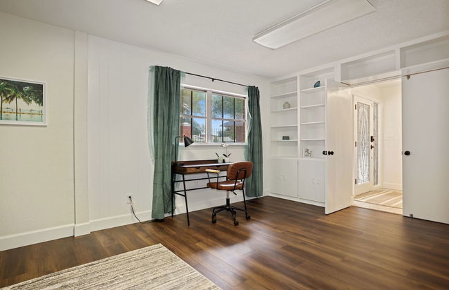 Golden Retreat: Expansive 6BR Home w Heated Pool ~ - Foto 30