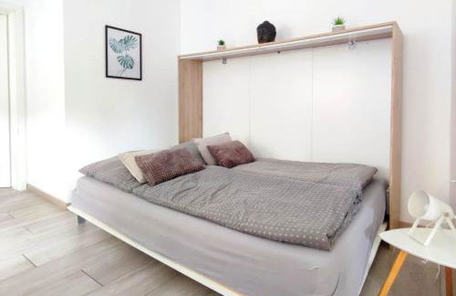 Flair Apartments 'FACHWERK & FLAIR' - Altstadt-Apartment 78 qm für Urlaub oder Geschäftsreise, Innenstadtlage, ruhig, modern, 900 m Bahnhof, 24 Std Check-in, WLAN, Streaming, Küche, Regendusche, 2 x Doppelbett, direkt am neuen Markt in der Altstadt - Foto 13