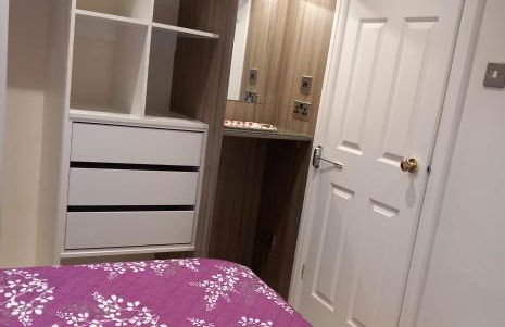 Smitten House 4 Bedroom RHYL - Photo 22