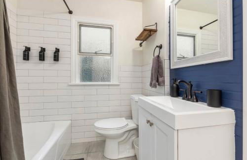 Alki Beach Bungalow • Walk to Beach & Dining - Foto 8