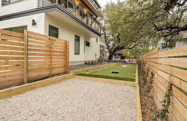 Modern Retreat w/ Pool, Guest House & Deck Lounge Henley by Avantstay - Foto 42