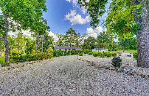Near Table Rock Lake Family Home with Deck and Views - Foto 26