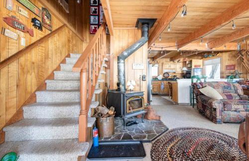 Quaint Cabin in Serene Lakes - Close to Skiing! - Foto 28