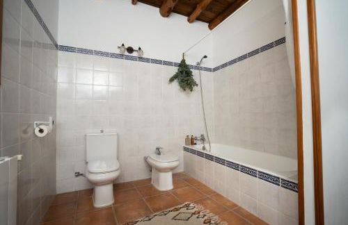 7 Bedroom Villa with Pool - 5mins walk to Cala Llonga Beach - Can Ramon - Foto 28