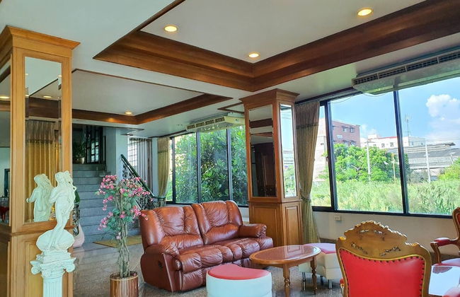 The Popular place - Photo 3