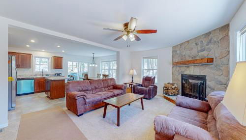 Backwoods Getaway - Photo 3