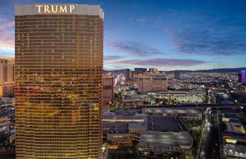 TRUMP 56th Floor - Sphere and Strip View - No Resort Fees - Photo 23