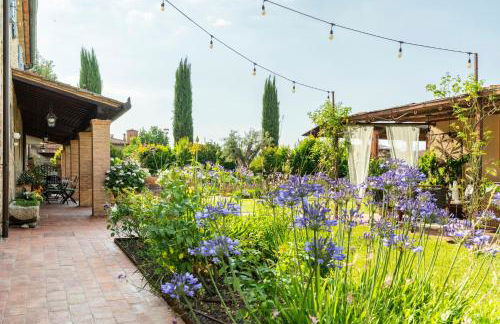 House With Wood-Fired Oven Near Arezzo - Photo 24