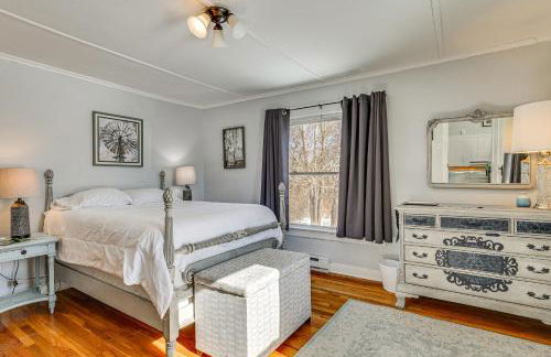 Easy Beach Access! Classic New London Charmer - Foto 11