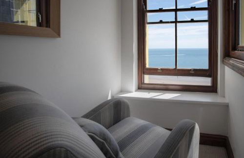The Nest - 1 Bedroom Apartment - Tenby - Photo 40