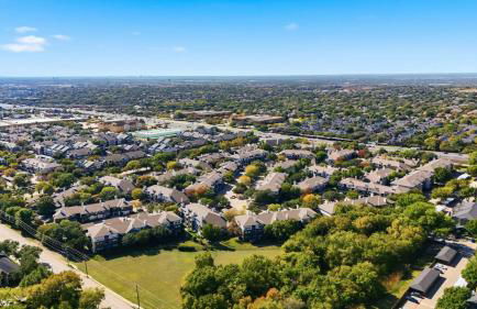 Stylish 1BR Suite with All the Comforts of Home - Photo 11