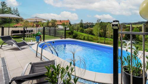 Riverside House with Pool and Hot Tub - Happy Rentals - Foto 2