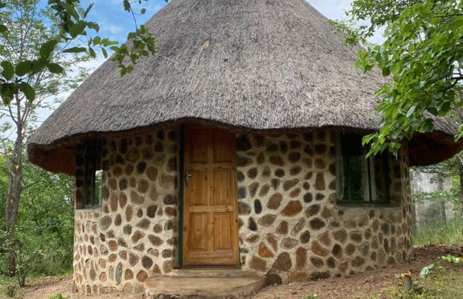 Charming Bush Chalet 2 on This World Renowned Eco Site 40 Minutes From Vic Falls Fully Catered Stay - 1976 - Foto 11