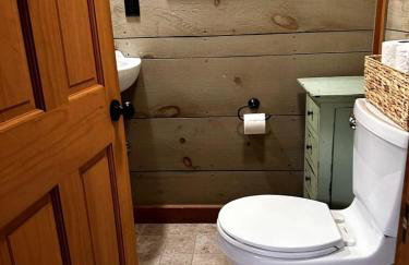 Lakefront Cabin Getaway near Adirondack Mountains in Salisbury, New York - Foto 12