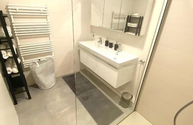 2 Bedrooms Flat in Center with Parking - Photo 20