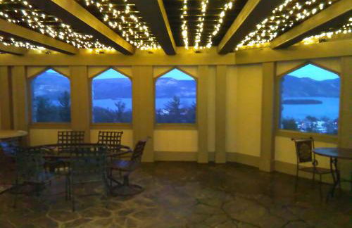 HIGHLANDS CASTLE overlooking Lake George plus 2 other CASTLES & SUITES - Foto 63