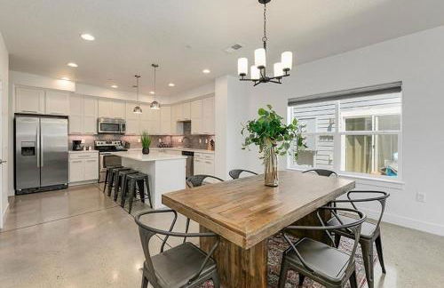 Gorgeous Townhome Steps From the Brewery District! - Foto 24