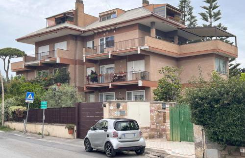 attico con vista circondato dal verde,a due passi da Anzio,free parking - Photo 17