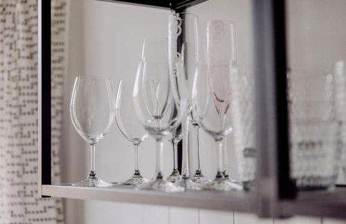 Beste Lage mit Warnowblick - großer Balkon, zwei Schlafzimmer, Aufzug, Stellplatz - Foto 30