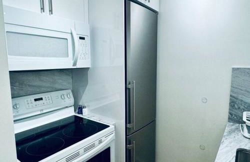 BRAND NEW! Lovely 1 Bedroom with Pool by the Beach - Foto 18