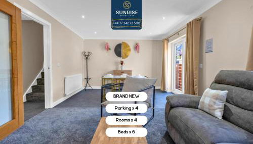 Lochee 1 - Large 4 Bedroom House with 6 Beds and 3 bathrooms, TVs in each room, Free Parking, Fully Equipped, Local Amenities, Easy Ring Road Access by SUNRISE LONG LETS and SERVICED ACCOMMODATION DUNDEE - Foto 1