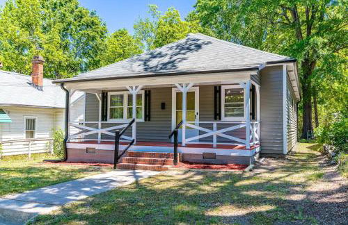 Renovated house close to Dtown Durham w king bed - Photo 21
