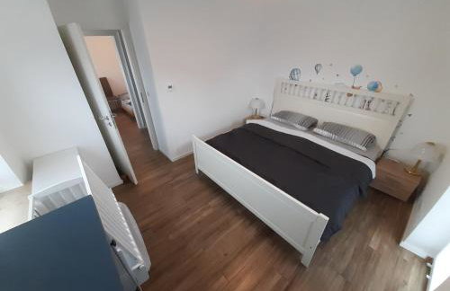 Erdgeschoss 75 m2 Großer Parkplatz WLAN Terrasse 30 m2 Übernachtung Unterkunft - Foto 36