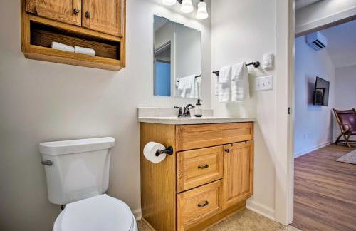 Walk to Main Street Eats Remodeled Saluda Apt - Foto 20