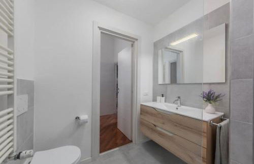 Homey Grandeur - Spacious Stay with Terrace & Wi-Fi - Foto 15