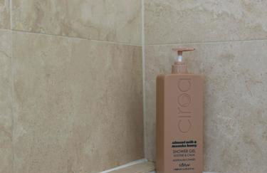 W9 Gem Stylish 2 Bed Flat - Photo 40