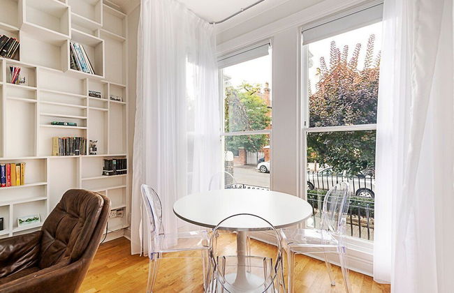 Charming Two-Bedroom Flat in West Hampstead - Photo 45