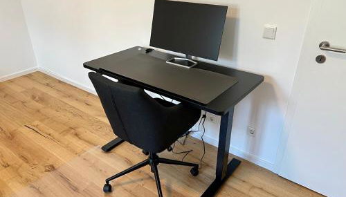 Workplace Apt/27inch Screen for 2 or 4/Kitchen - Foto 3