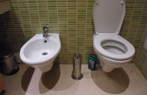 Luxurious first floor apartment with balconies overlooking pool and gardens. - Foto 11