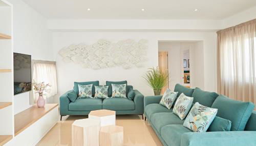 Charming Patio Villa With Private Pool - 6BR - In The Heart of Playa den Bossa - Walk To Ushuaïa, Hi & The Beach! - Photo 5