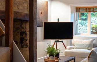 Charlotte's Cottage, a Charming Cotswolds Getaway - Photo 20